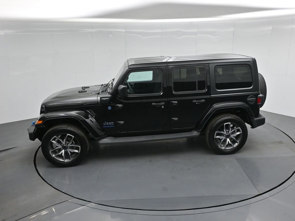 Used 2024 Jeep Wrangler Unlimited image 23
