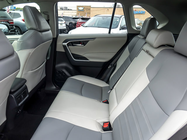 Used 2019 Toyota RAV4 XLE Premium w/ Cold Weather Package AWD/4WD image 13