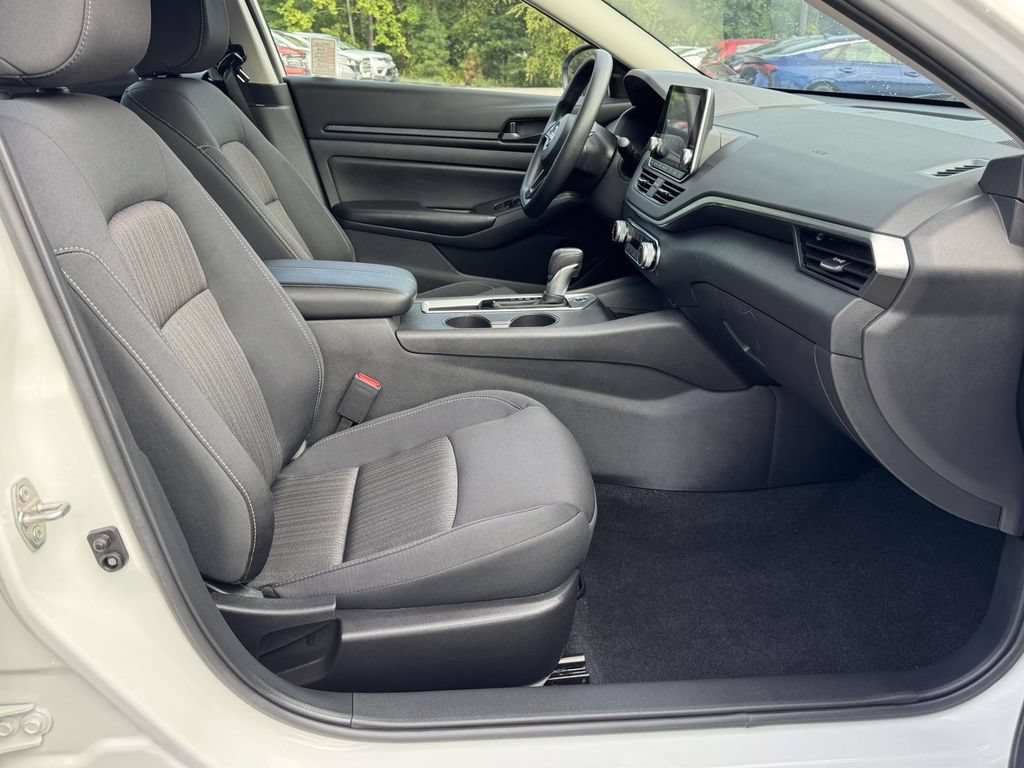 Used 2025 Nissan Altima 2.5 S FWD image 15