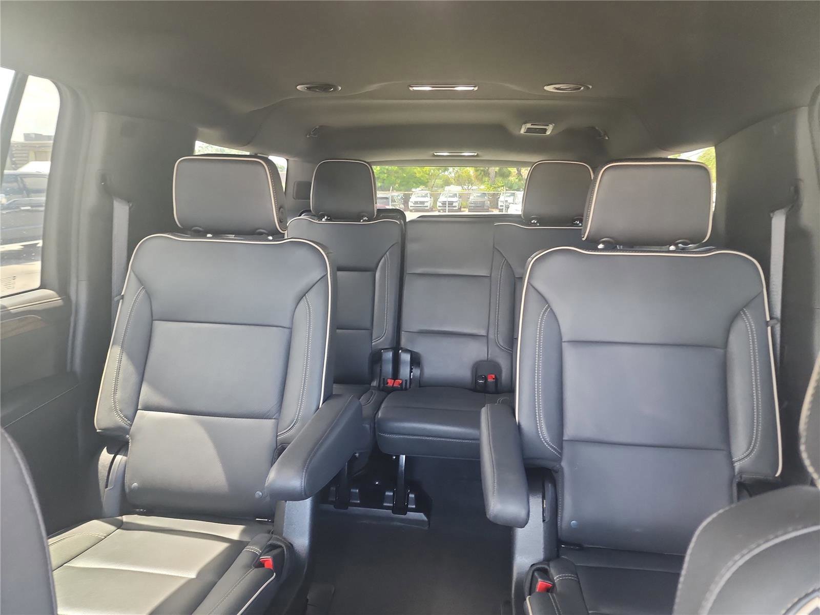 Used 2023 Chevrolet Suburban Premier image 20