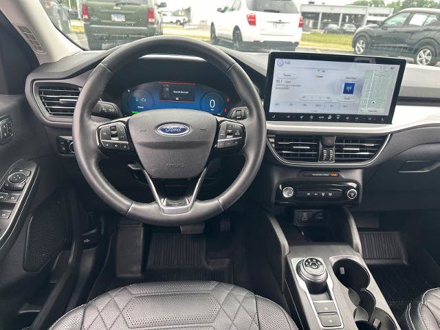 Certified 2023 Ford Escape Platinum w/ Premium Technology Package AWD/4WD image 16
