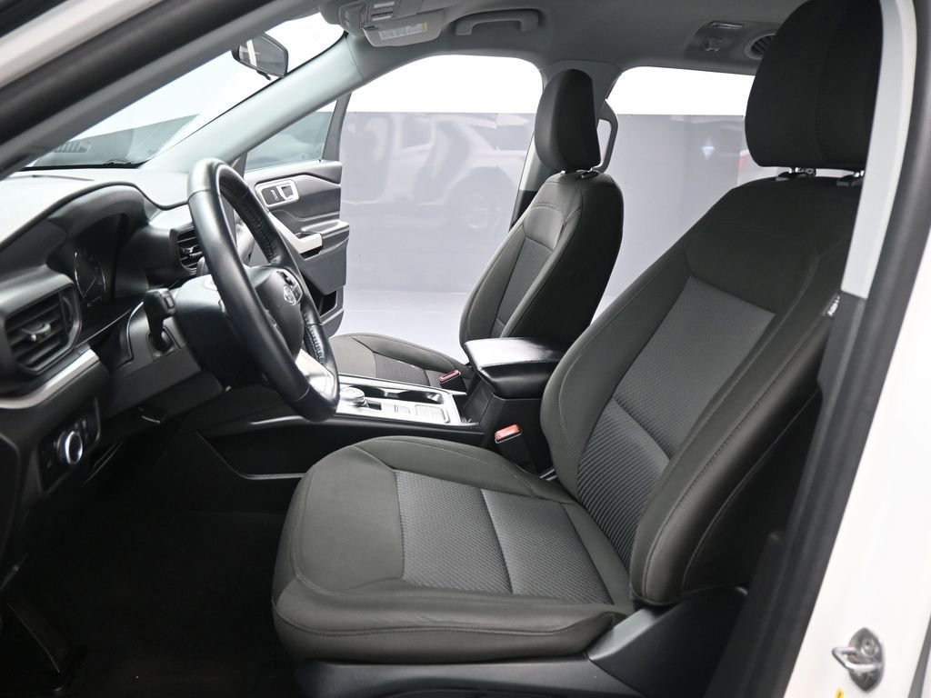 Certified 2023 Ford Explorer XLT image 37
