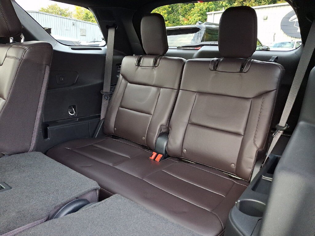 Certified 2025 Ford Explorer Platinum AWD/4WD image 12