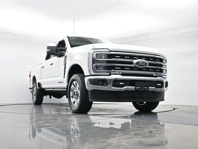 Certified 2024 Ford F250 Lariat w/ Lariat Ultimate Package AWD/4WD image 32