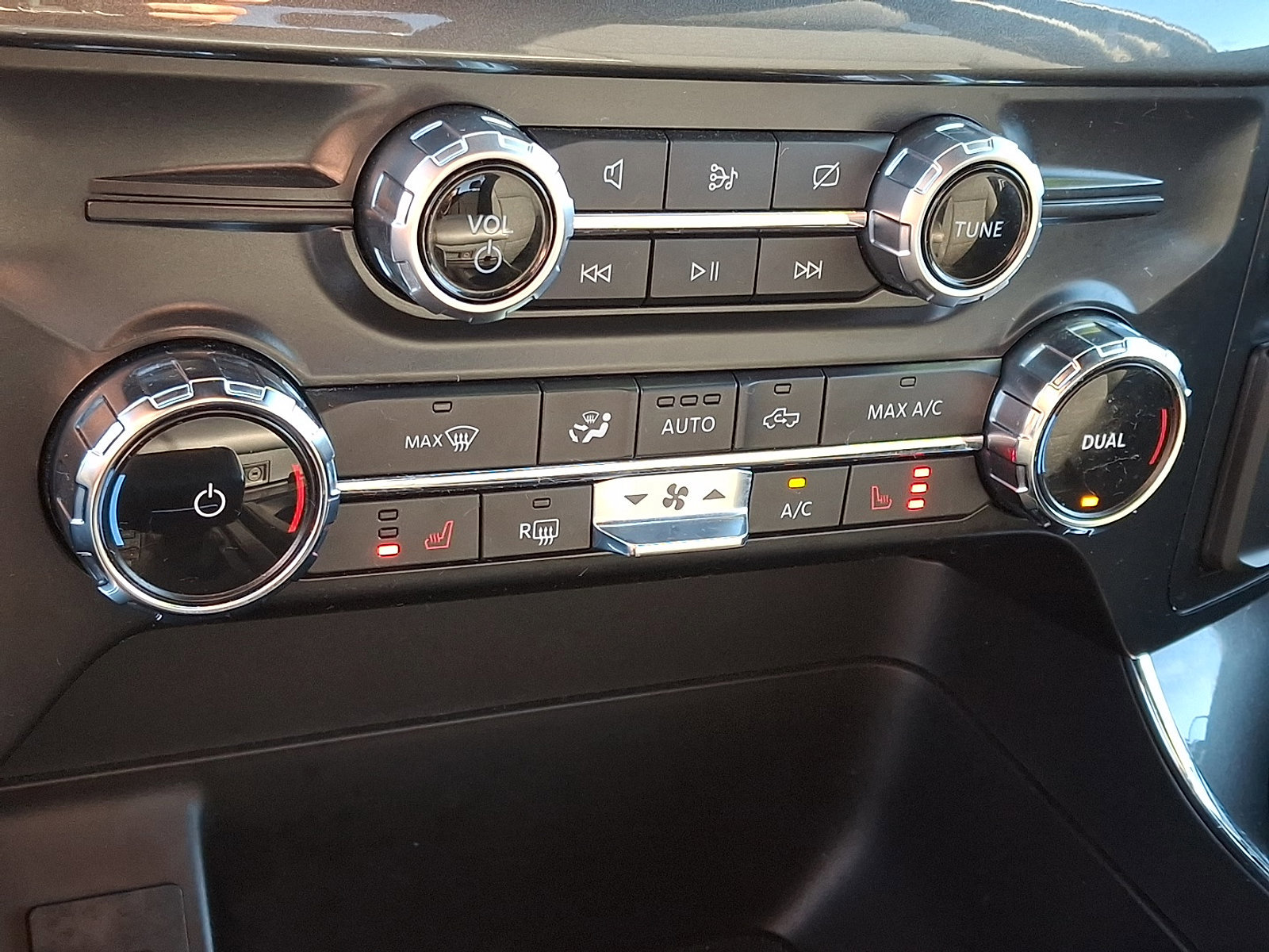 Certified 2022 Ford F150 XLT w/ Equipment Group 302A High image 16