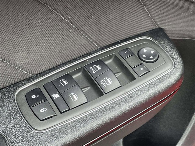 Used 2022 Dodge Charger SXT w/ Blacktop Package image 16