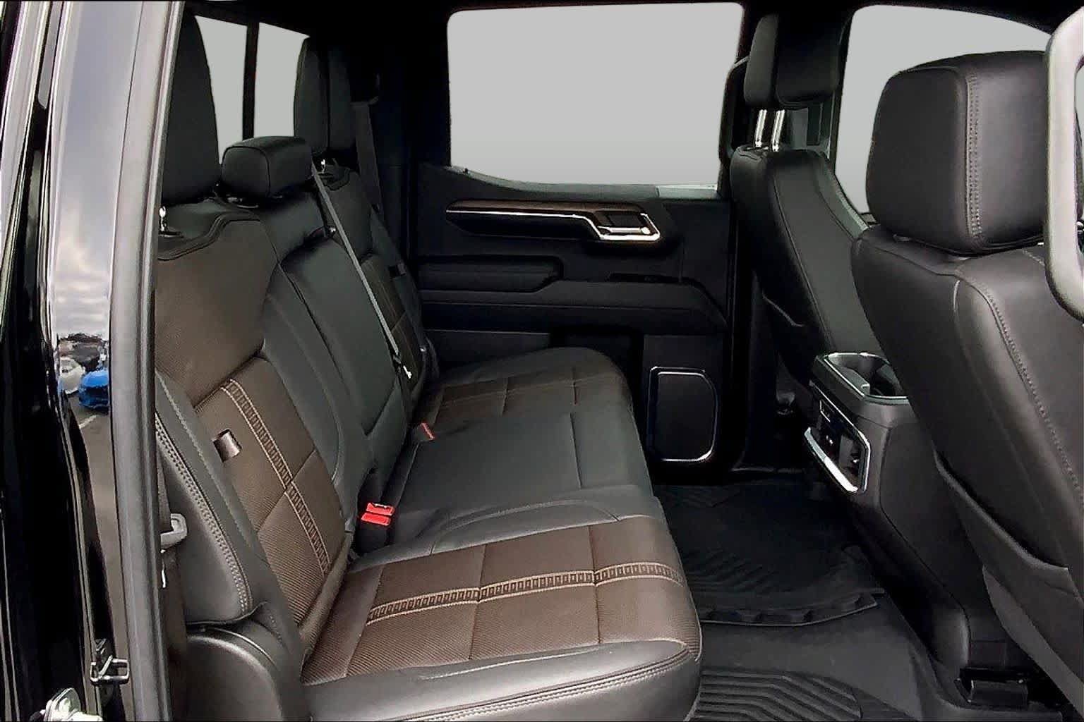 Used 2024 Chevrolet Silverado 1500 High Country w/ Midnight Edition AWD/4WD image 20