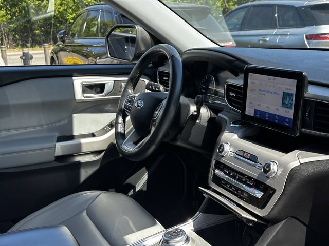 Certified 2021 Ford Explorer XLT w/ Equipment Group 202A AWD/4WD image 33