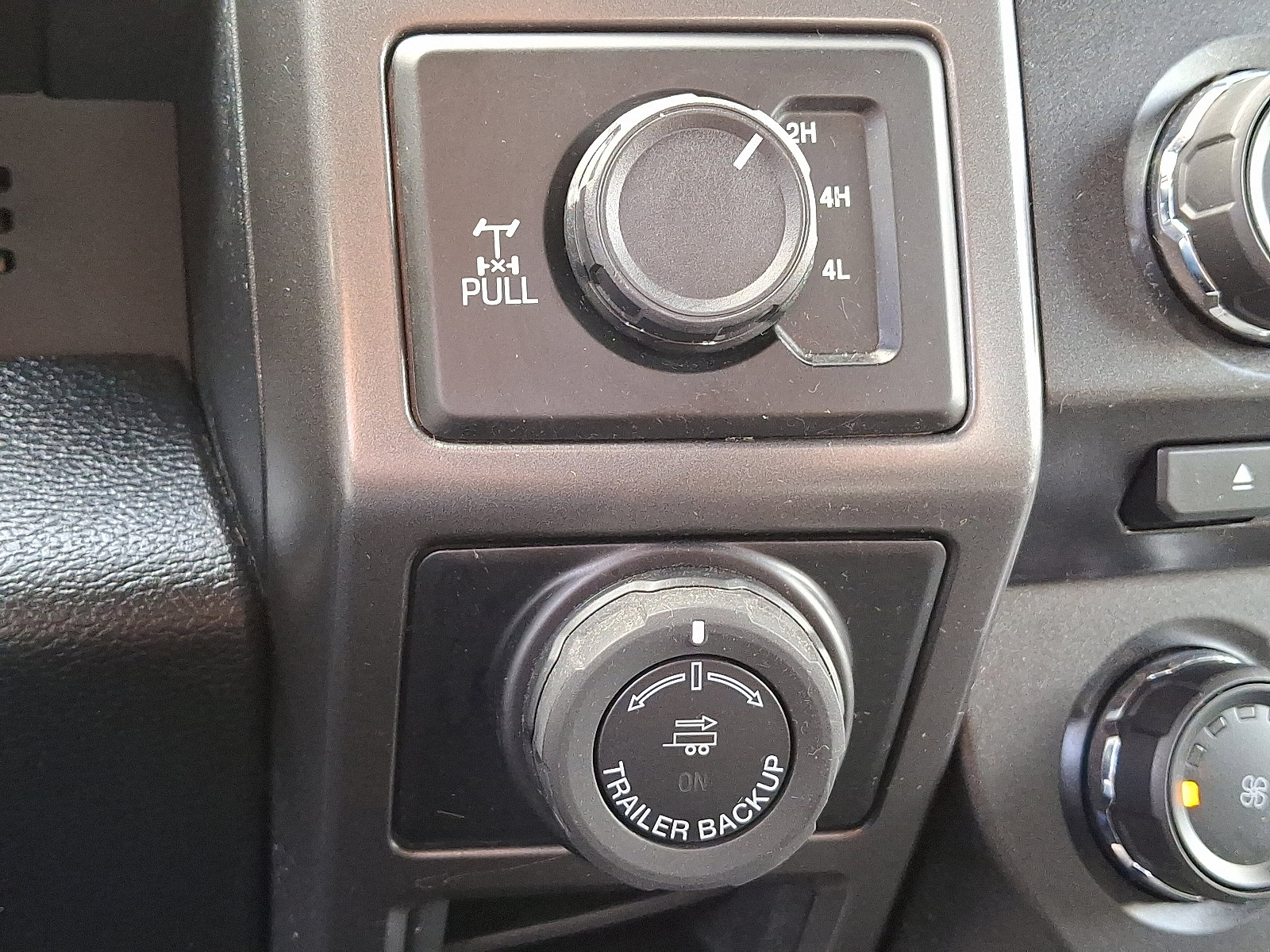 Certified 2017 Ford F150 XLT w/ Equipment Group 301A Mid image 26