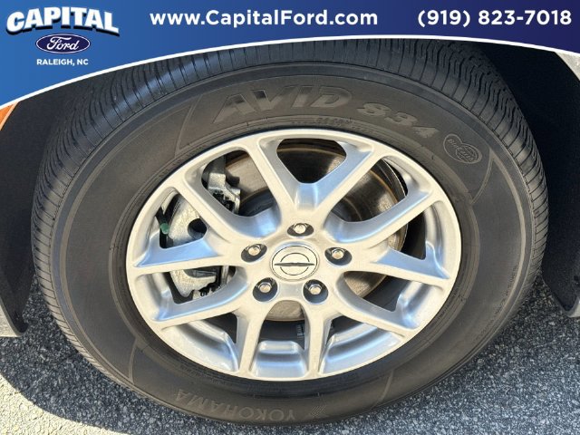 Used 2025 Chrysler Pacifica Select FWD image 13