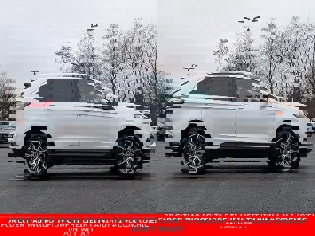 Certified 2024 Ford Edge Titanium w/ Equipment Group 301A image 2