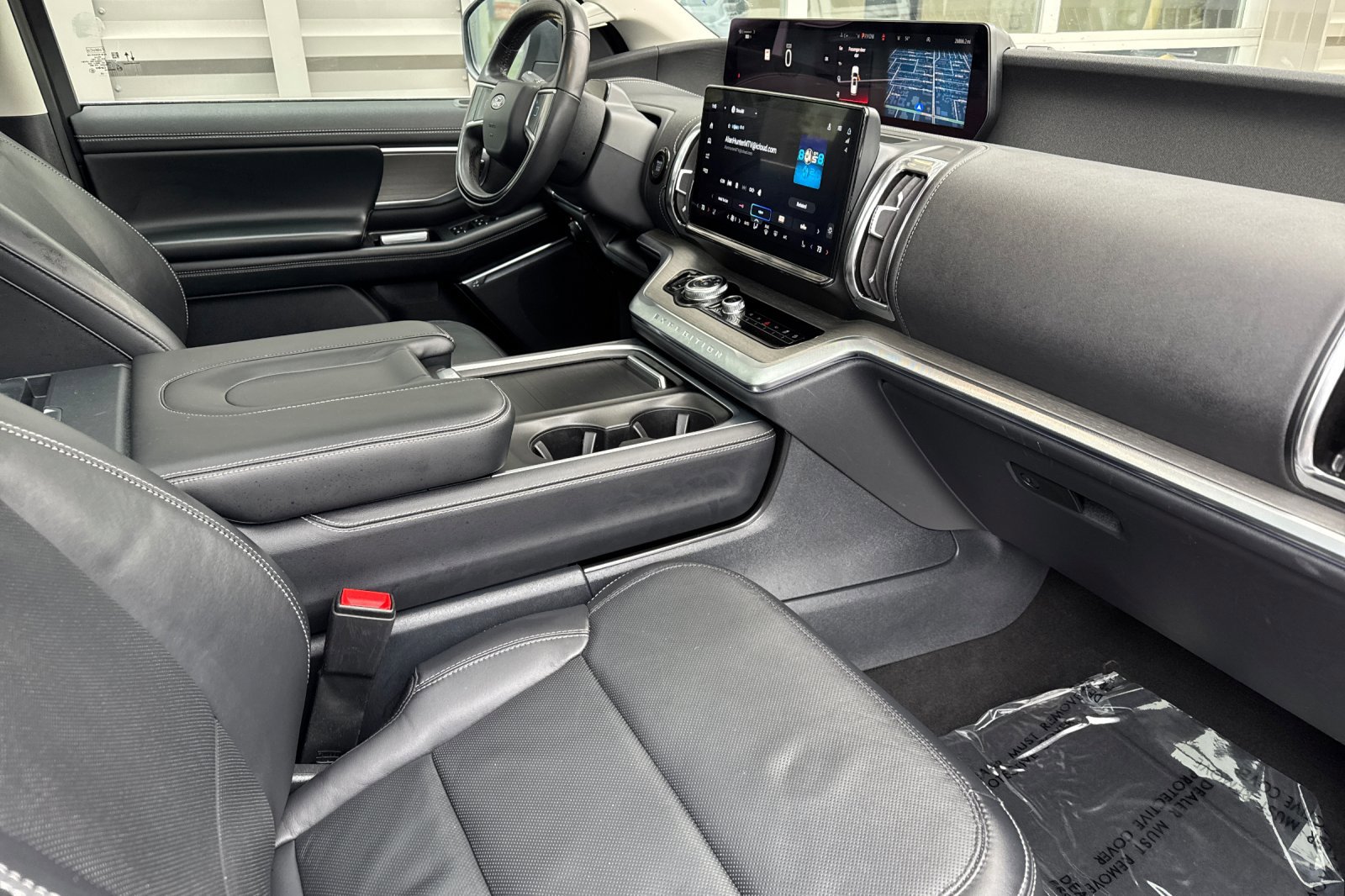 Certified 2025 Ford Expedition Platinum AWD/4WD image 17