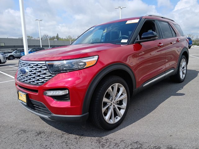Certified 2023 Ford Explorer Platinum w/ Technology Package AWD/4WD image 6