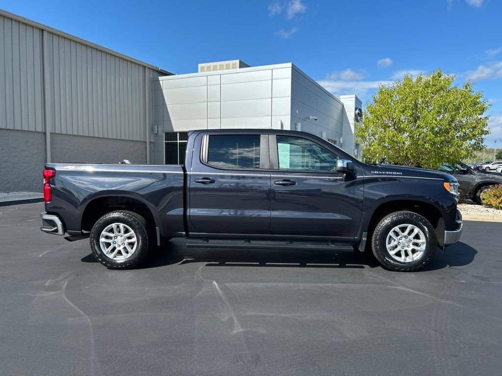 Used 2023 Chevrolet Silverado 1500 LT AWD/4WD image 6