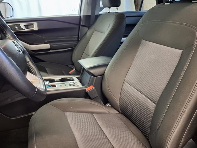 Certified 2024 Ford Explorer XLT AWD/4WD image 3