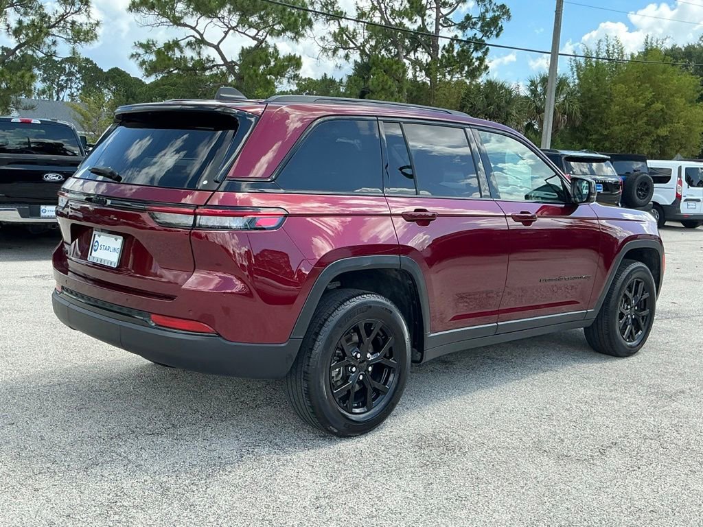 Used 2024 Jeep Grand Cherokee Altitude AWD/4WD image 6