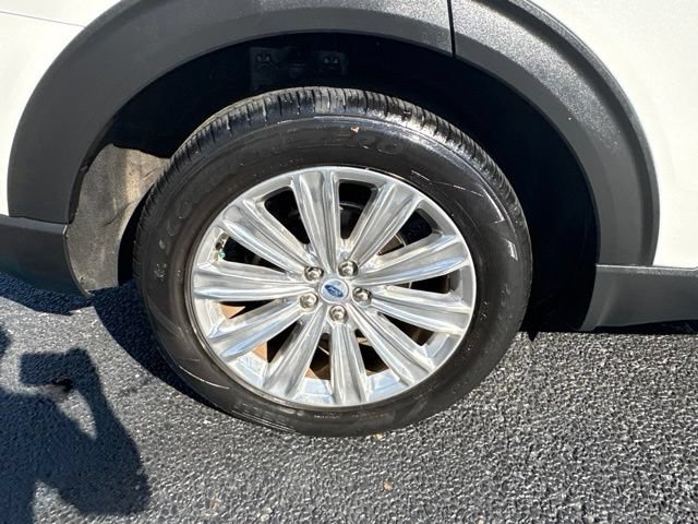 Certified 2023 Ford Explorer XLT w/ Equipment Group 202A RWD image 9