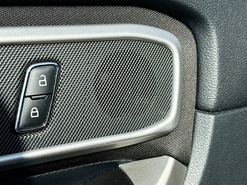 Certified 2020 Ford Explorer XLT RWD image 18