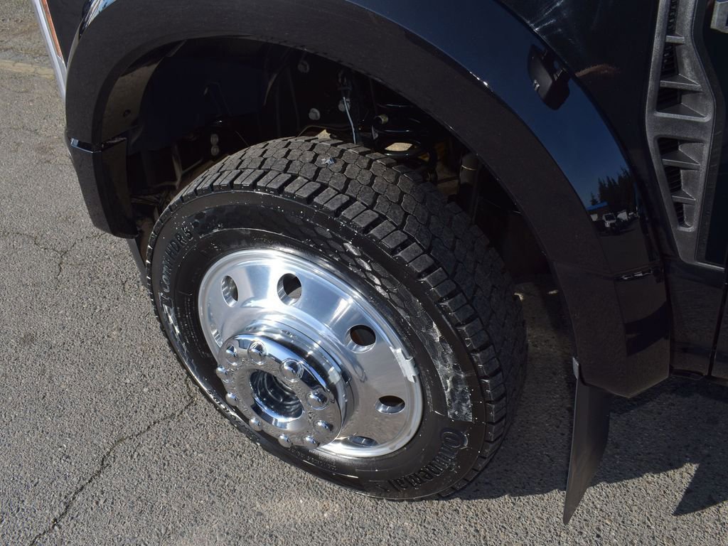Certified 2025 Ford F450 Platinum w/ FX4 Off-Road Package image 8