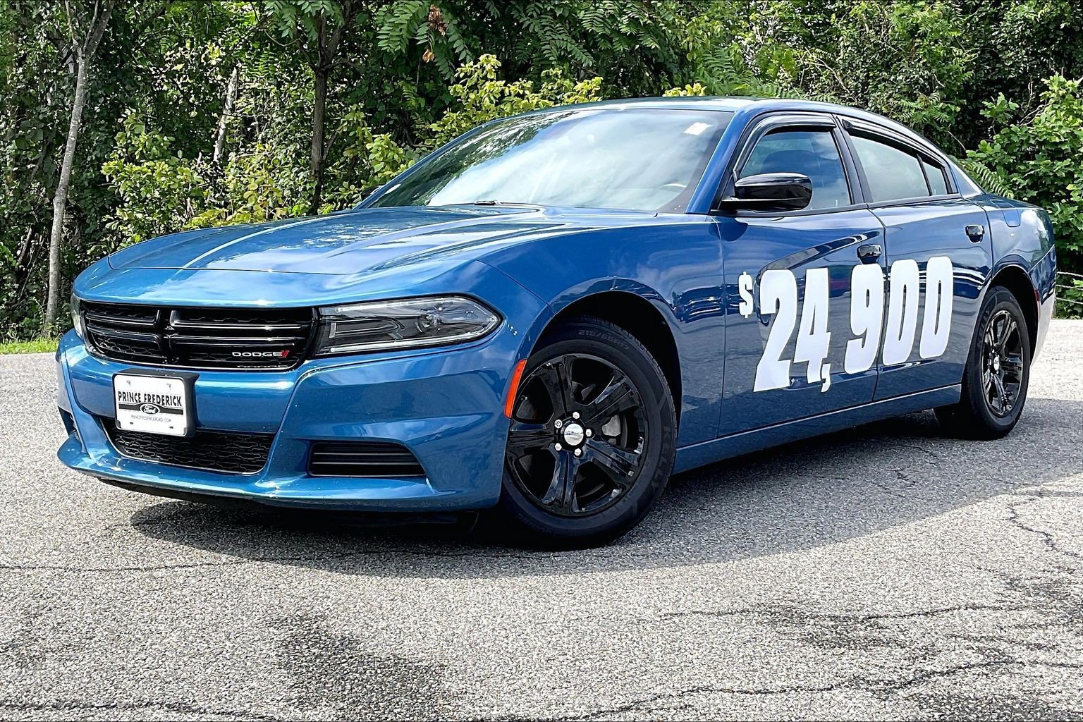 Used 2023 Dodge Charger SXT w/ Cold Weather Package RWD image 3