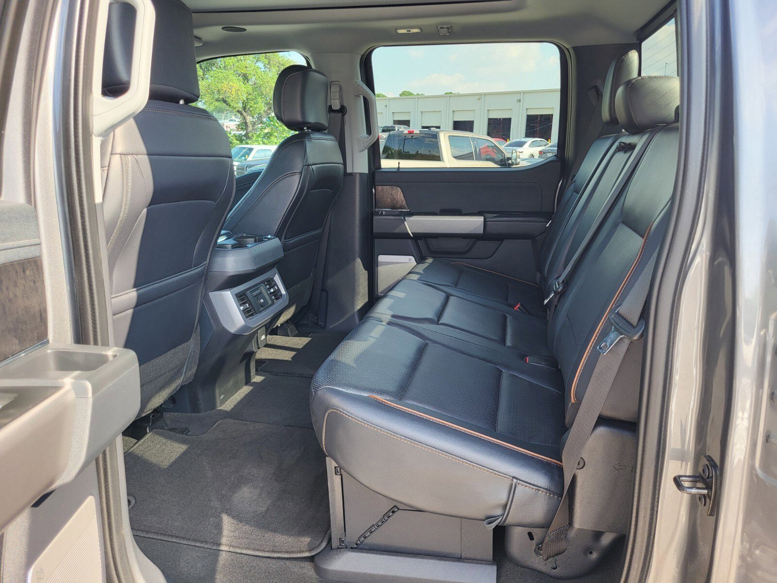 Certified 2025 Ford F250 Lariat w/ Lariat Ultimate Package AWD/4WD image 18
