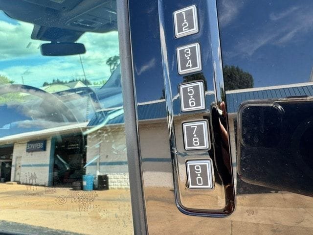 Certified 2022 Ford F150 Lariat AWD/4WD image 19