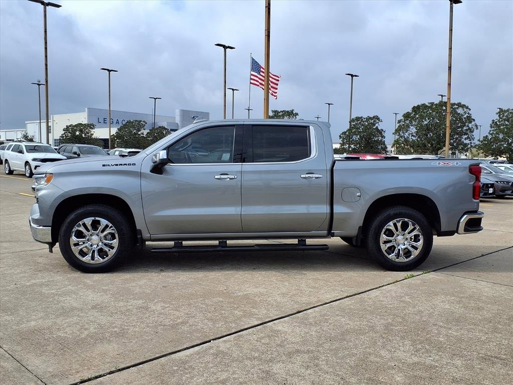 Used 2023 Chevrolet Silverado 1500 LTZ w/ LTZ Premium Package image 3