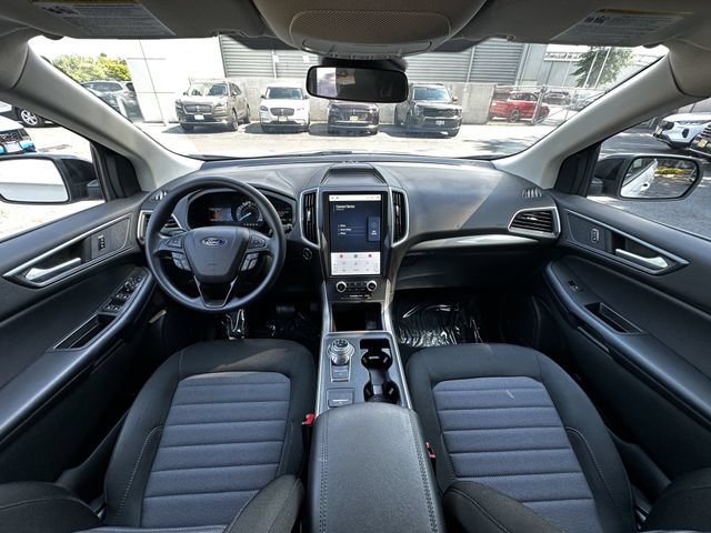 Certified 2023 Ford Edge SE w/ Black Appearance Package AWD/4WD image 16