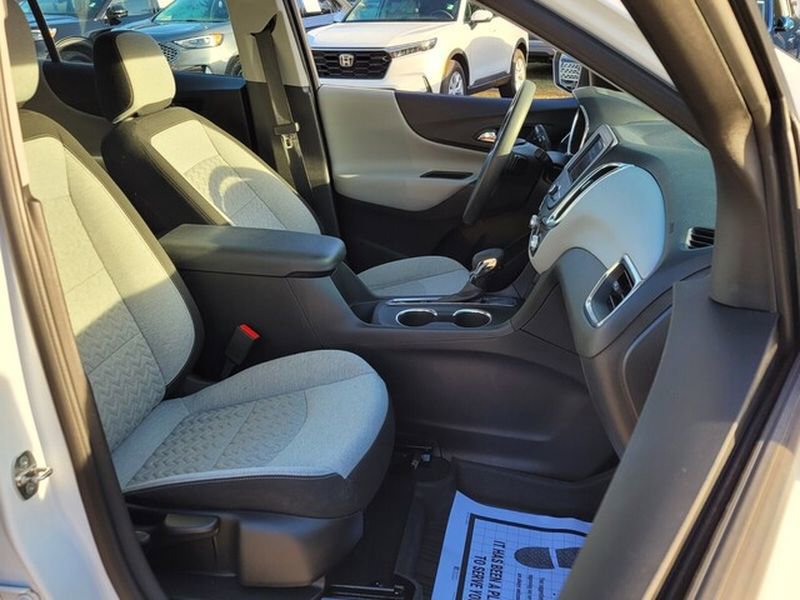 Used 2022 Chevrolet Equinox LS FWD image 14