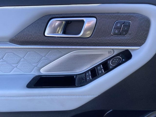 Certified 2025 Ford Explorer Platinum w/ Ultimate Package RWD image 19