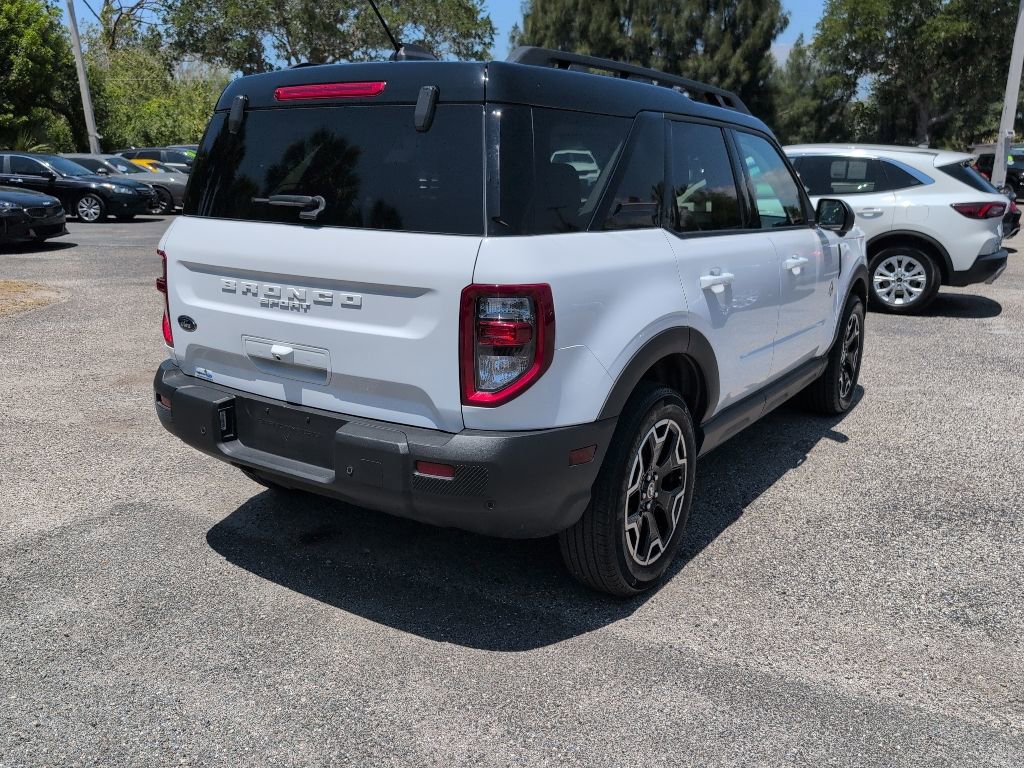 Certified 2025 Ford Bronco Sport Outer Banks w/ Outer Banks Tech Package+ AWD/4WD image 3