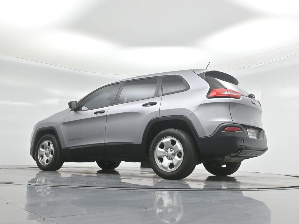 Used 2017 Jeep Cherokee Sport image 19