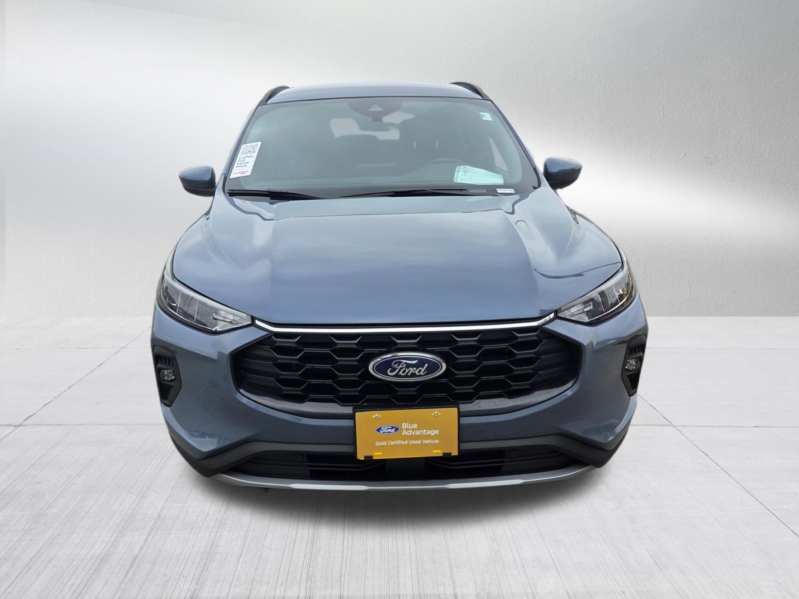Certified 2025 Ford Escape ST-Line Select AWD/4WD image 2