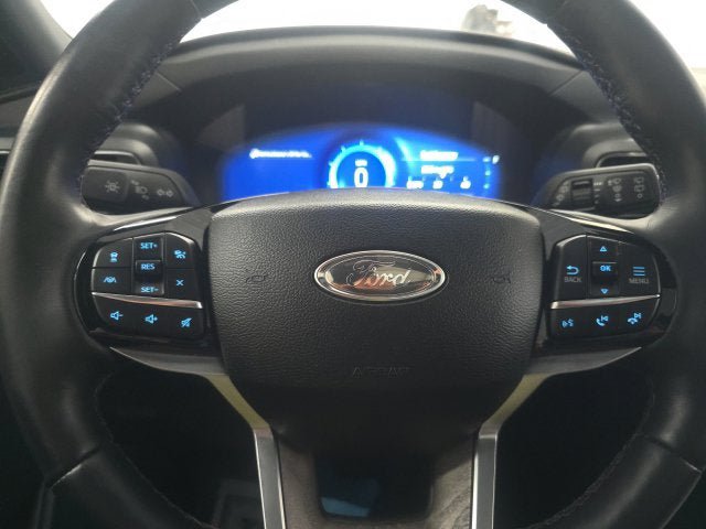 Certified 2024 Ford Explorer Platinum w/ Technology Package AWD/4WD image 21