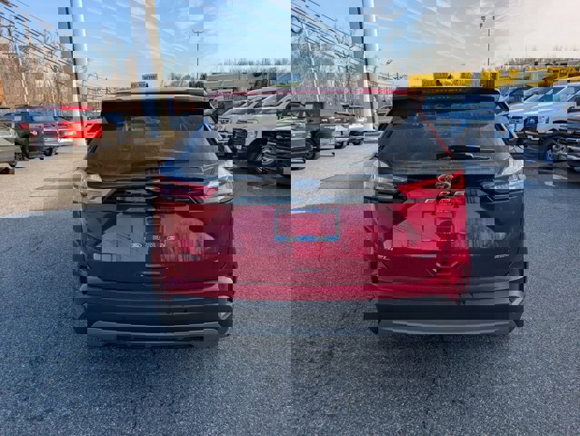 Certified 2022 Ford Edge SEL w/ Convenience Package image 4