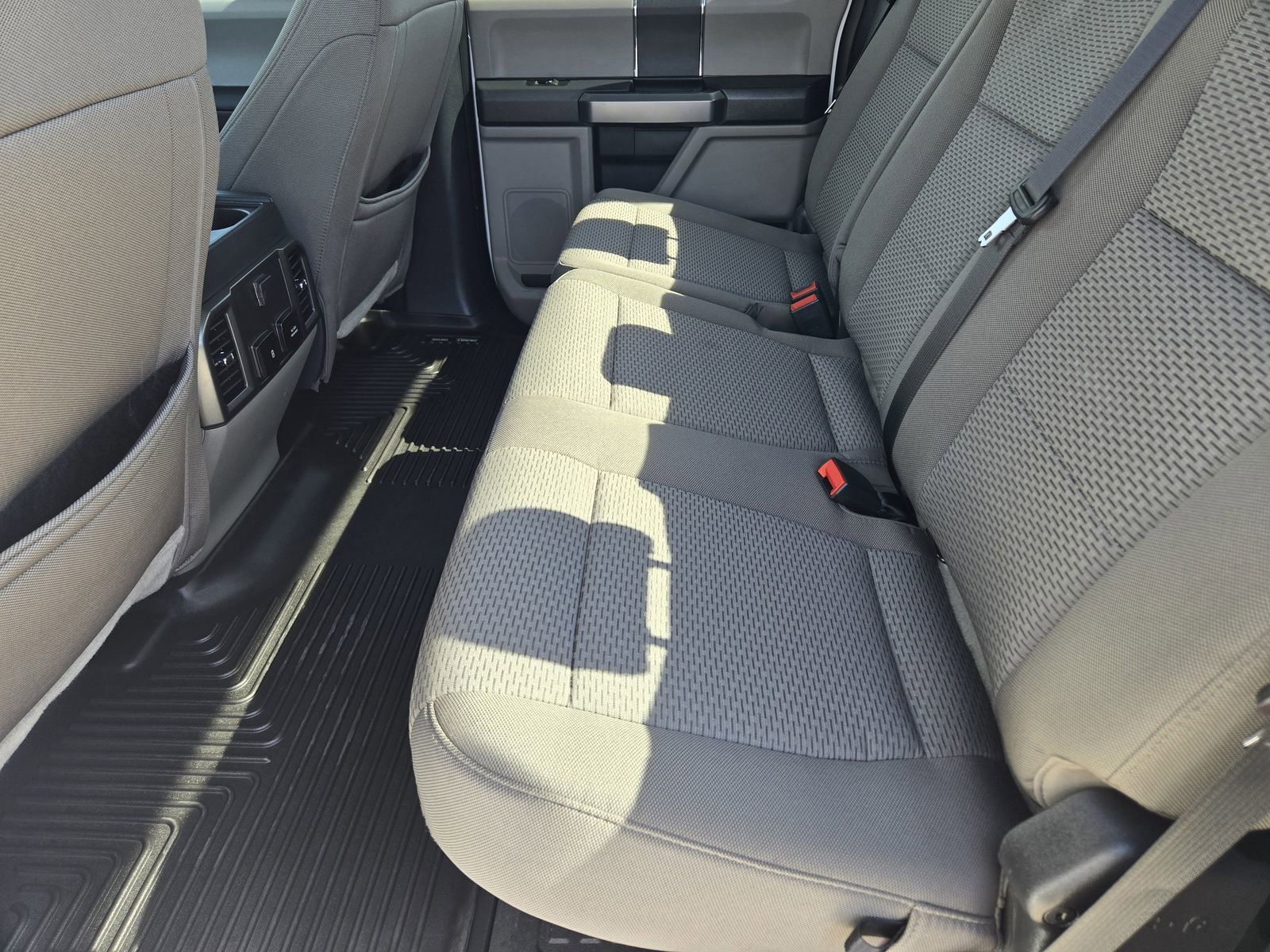 Certified 2022 Ford F250 XLT w/ XLT Value Package image 29