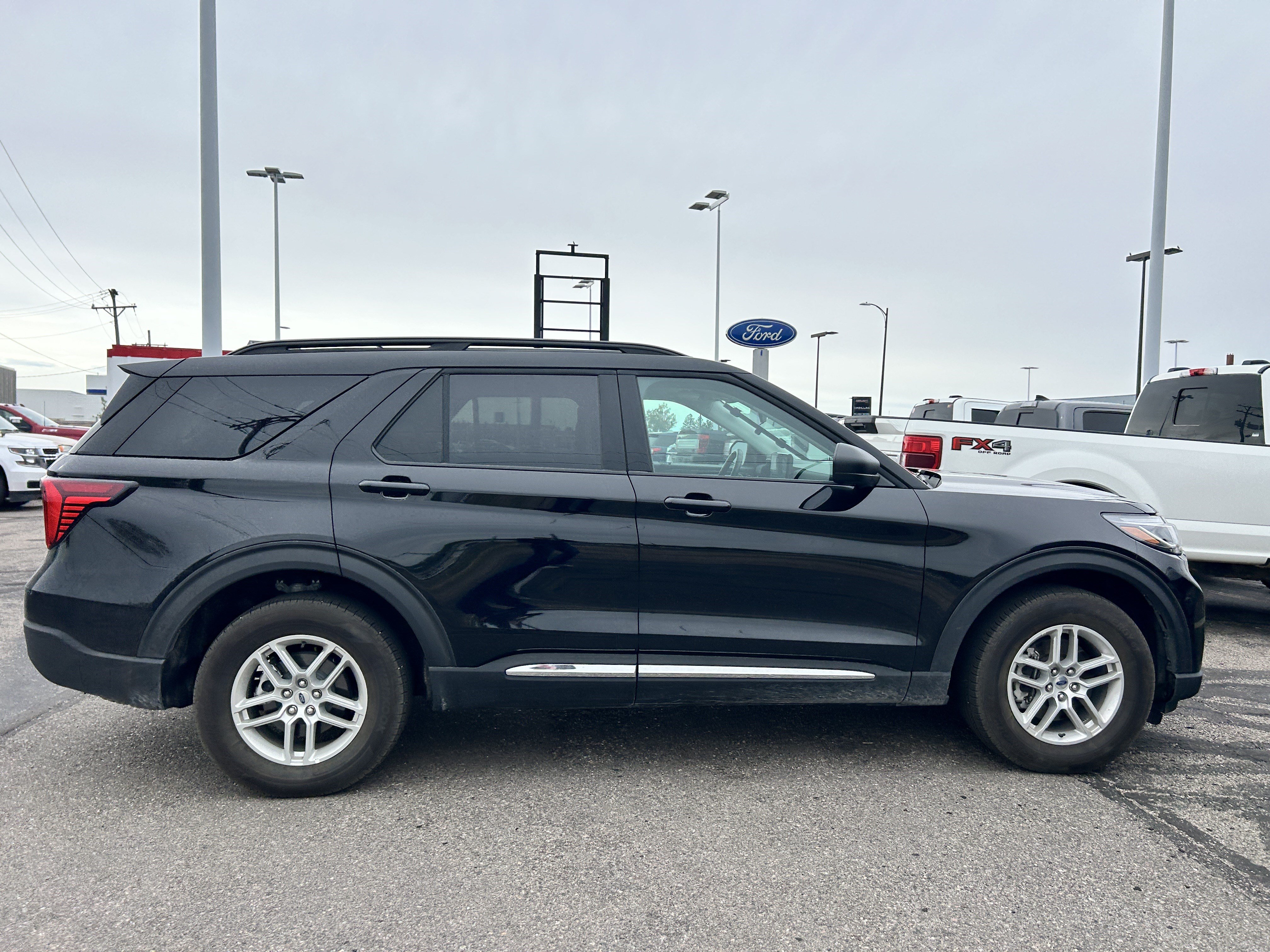 Certified 2025 Ford Explorer Active AWD/4WD image 7