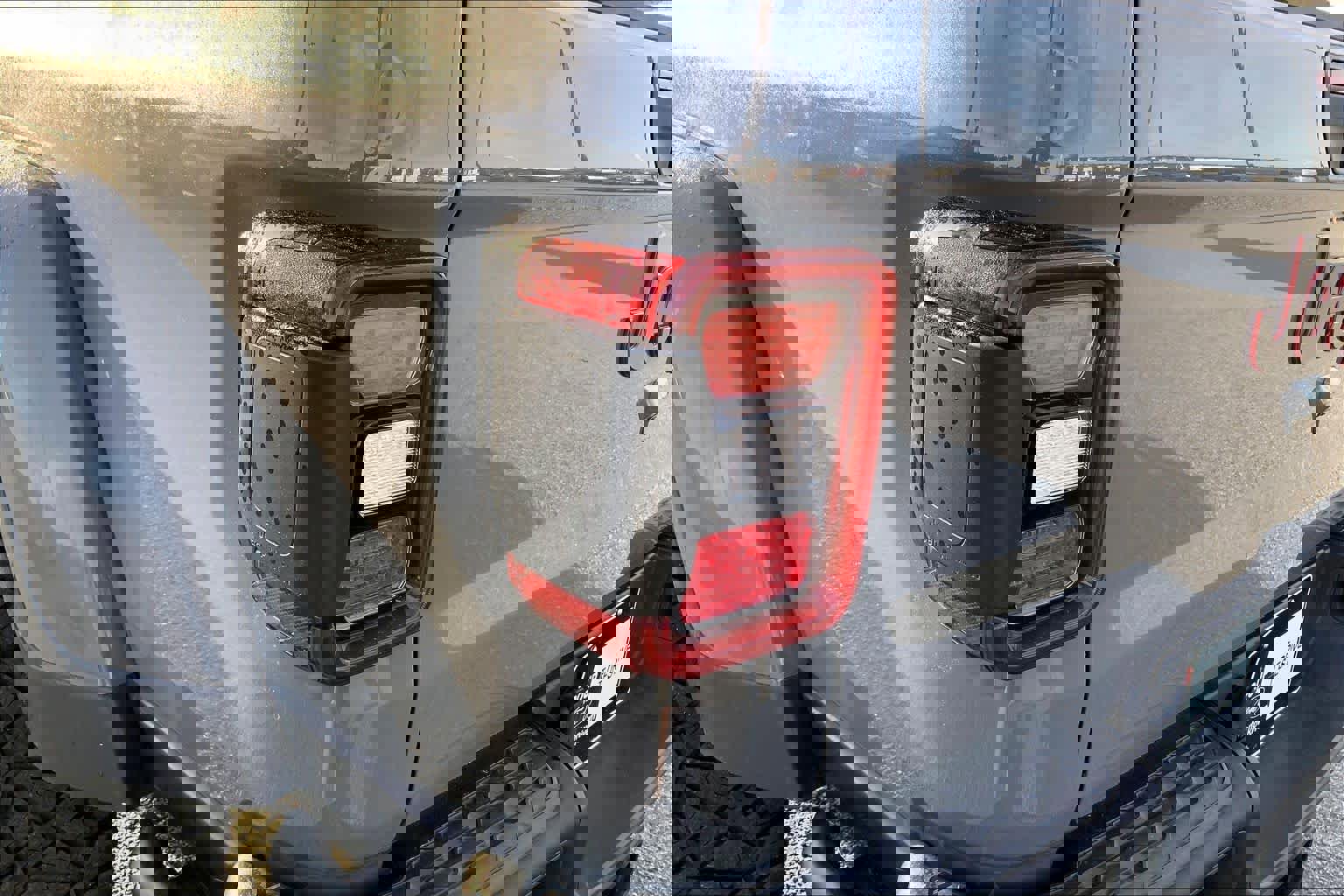 Used 2023 Jeep Gladiator Rubicon w/ LED Lighting Group image 28