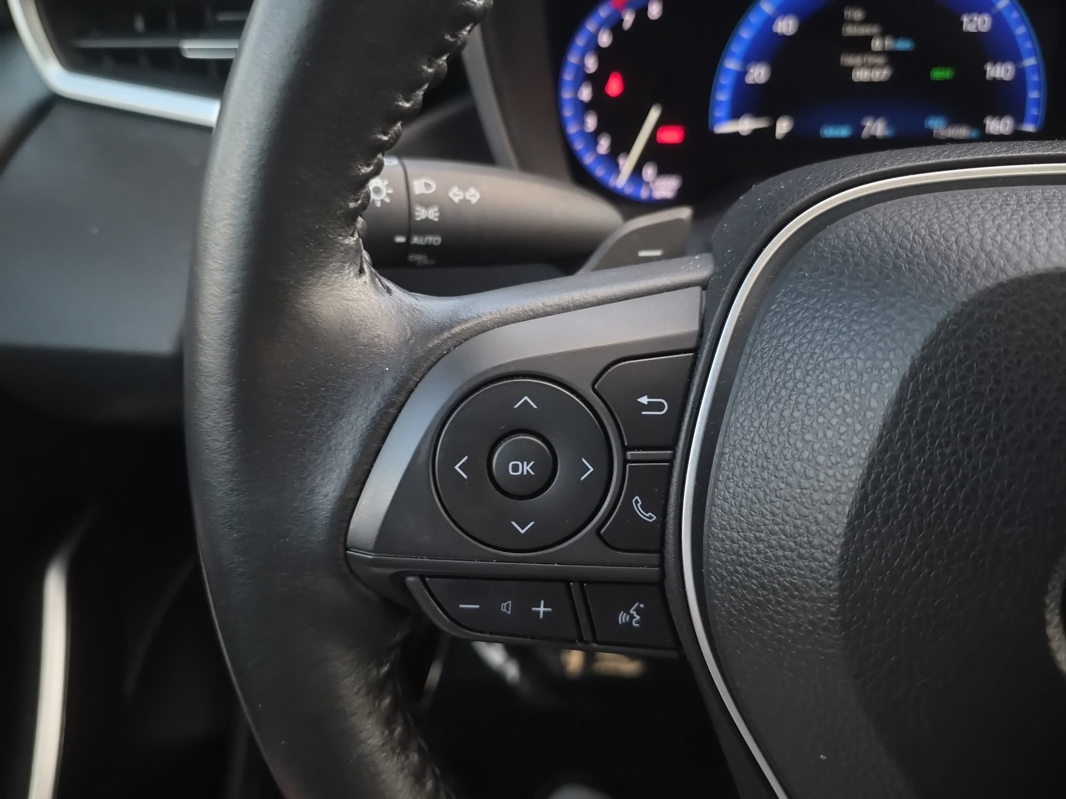 Used 2021 Toyota Corolla XSE FWD image 18