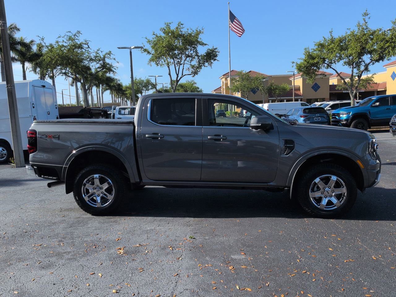 Certified 2025 Ford Ranger Lariat w/ Chrome Accent Package AWD/4WD image 3