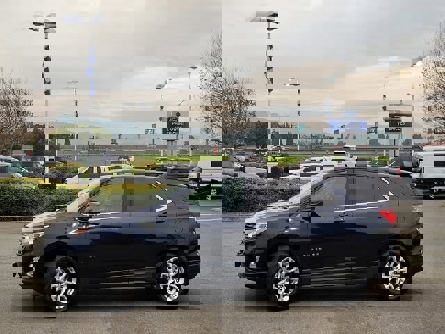 Used 2020 Chevrolet Equinox LT image 2