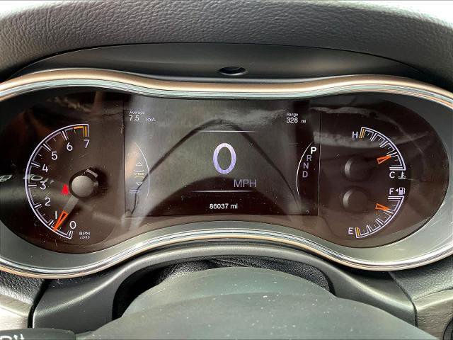 Used 2017 Jeep Grand Cherokee Limited w/ Luxury Group II AWD/4WD image 15