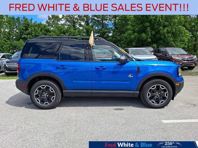 Certified 2025 Ford Bronco Sport Outer Banks w/ Outer Banks Tech Package+ AWD/4WD image 12