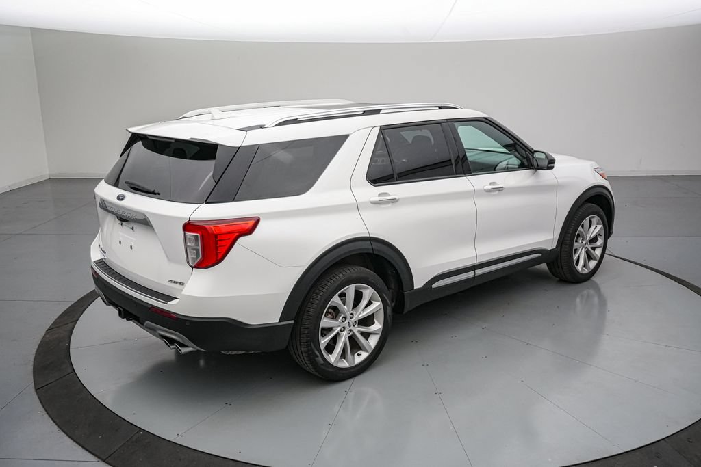 Certified 2024 Ford Explorer Platinum w/ Technology Package AWD/4WD image 4