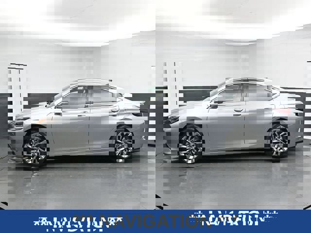 Used 2022 Lexus ES 350 Ultra Luxury w/ Accessory Package FWD image 7