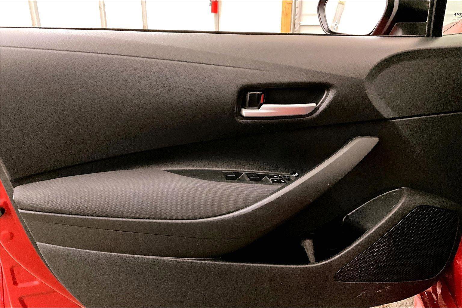 Used 2021 Toyota Corolla LE image 22