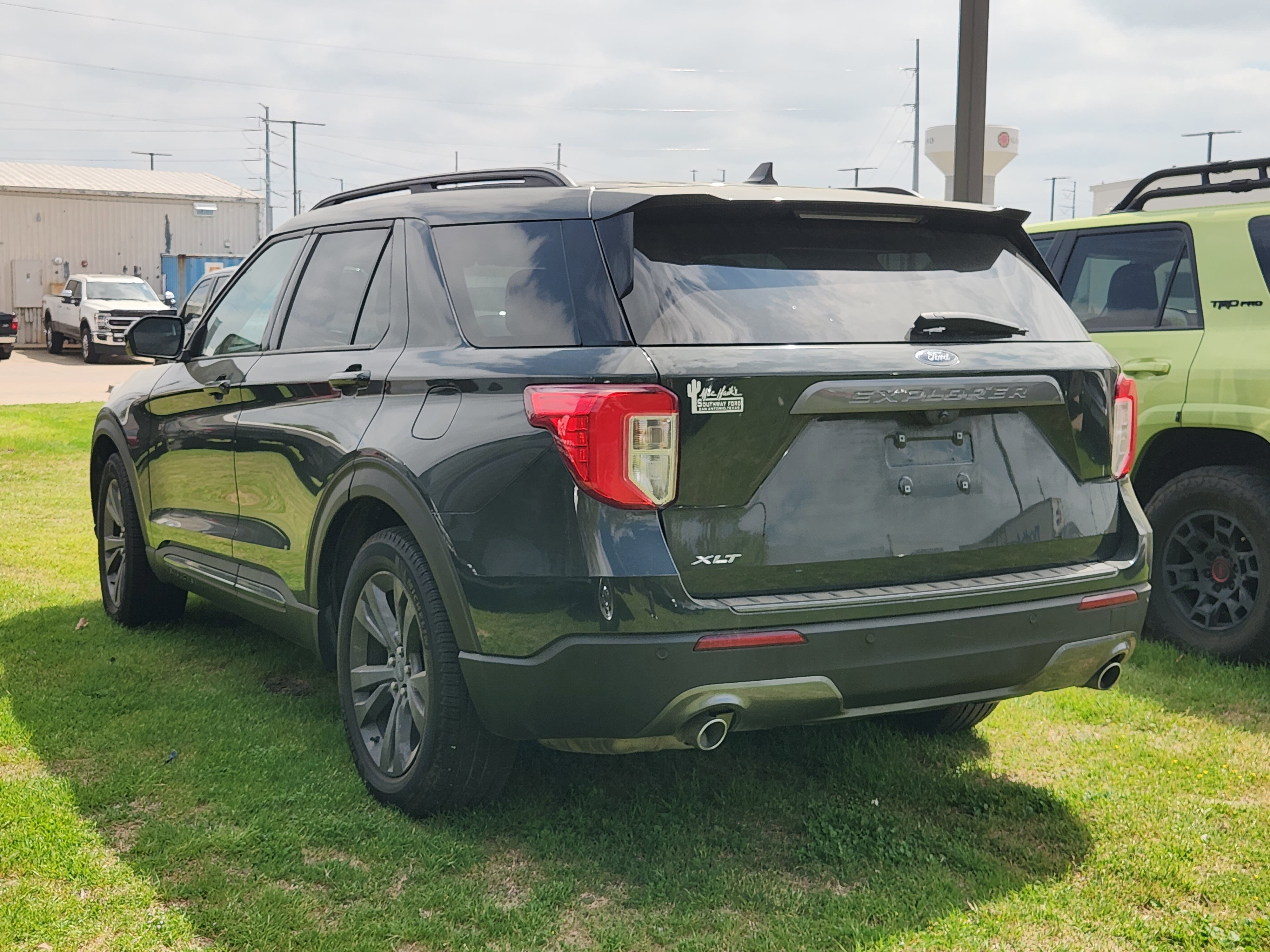 Certified 2023 Ford Explorer XLT w/ Equipment Group 202A video 3