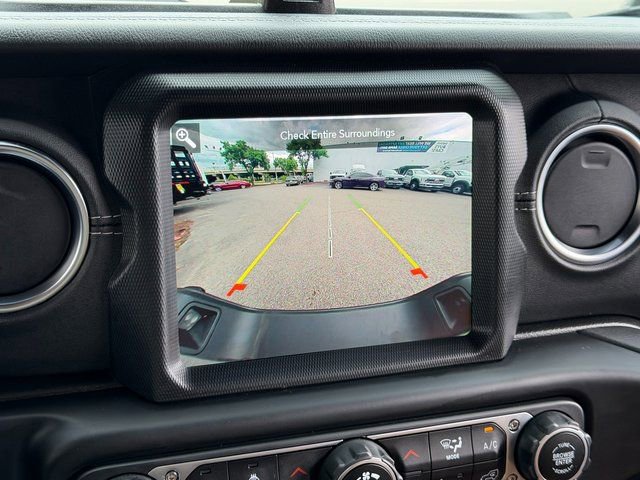 Used 2021 Jeep Gladiator Overland w/ Popular Equipment Package AWD/4WD image 22
