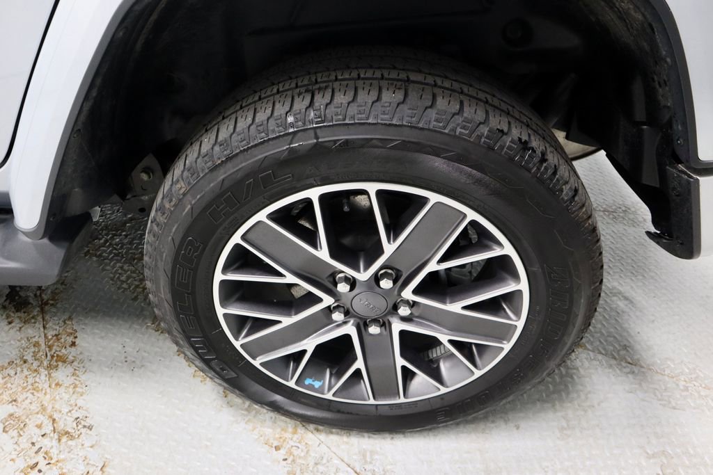Used 2023 Jeep Wrangler Unlimited Sahara AWD/4WD image 20