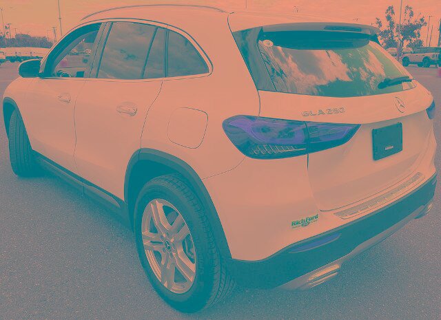 Used 2022 Mercedes-Benz GLA 250 4MATIC image 4